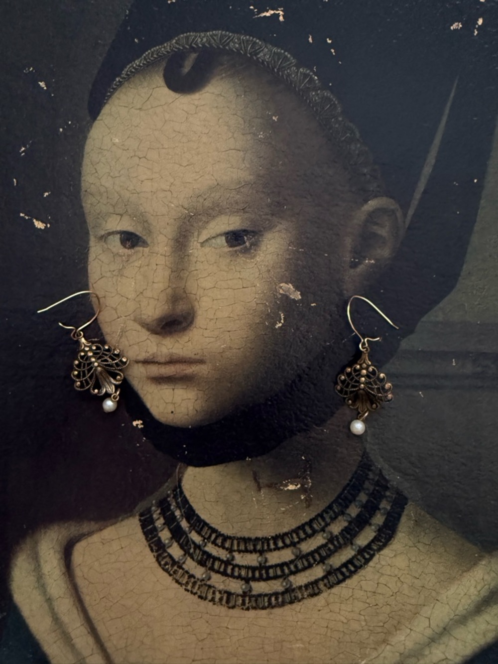 Dainty victorian inspired gold-toned filigree dangle earrings with faux pearls